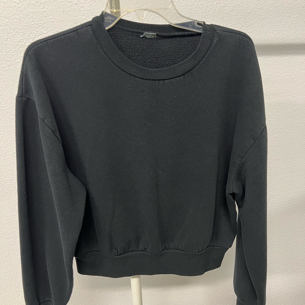 Black Crewneck Sweatshirt